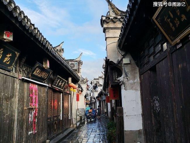 冬日里的温暖！成都百余职工（农民工）子女工地上和爸妈团聚过新年